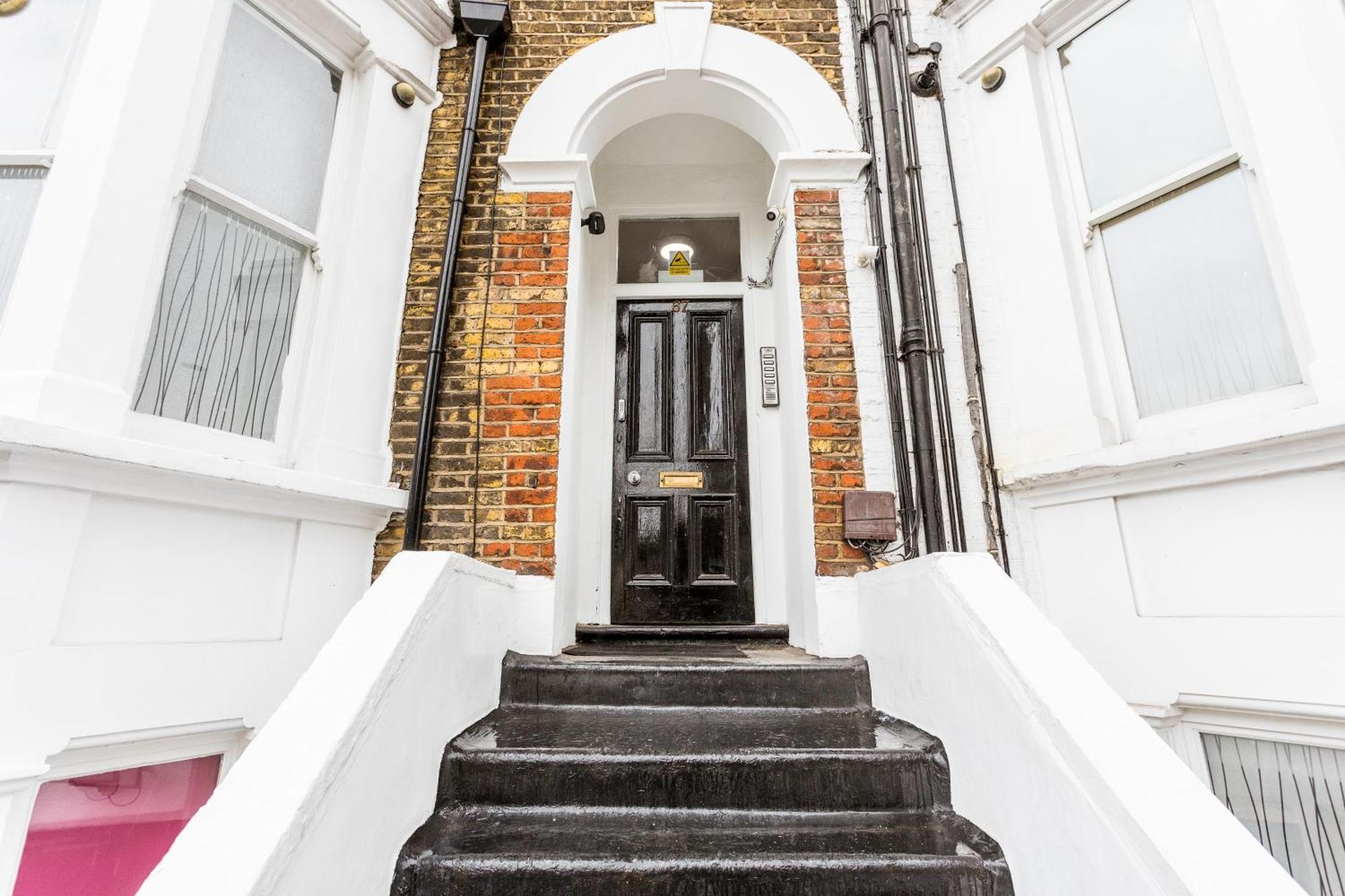 St Johns Hill Penthouse Apartment London